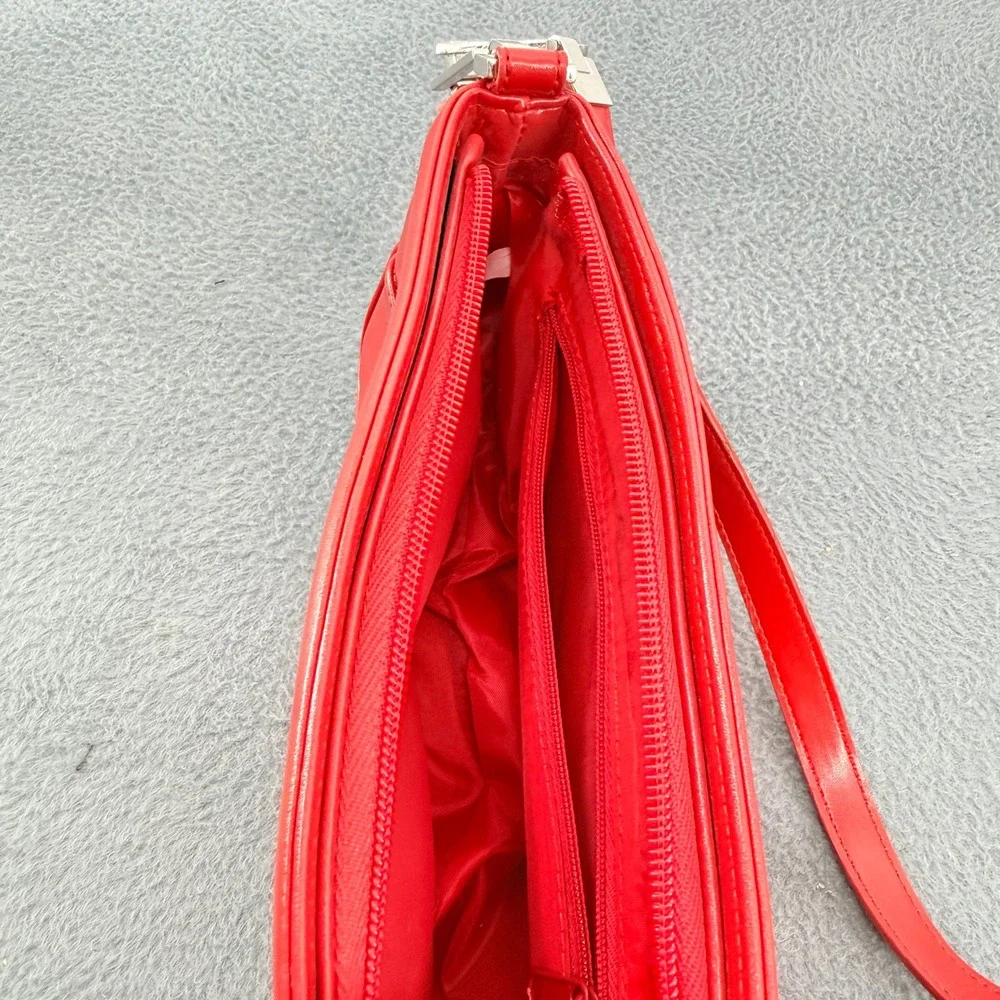 Vintage Y2K Red Faux Leather Baguette Shoulder Bag Silver Hardware Zip Top Purse